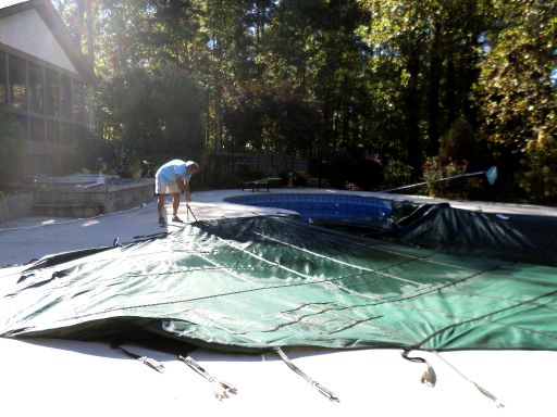 Solid or Mesh Pool Covers - Your Guide by a Pool Owner