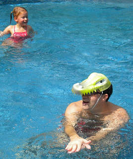 kids pool party games