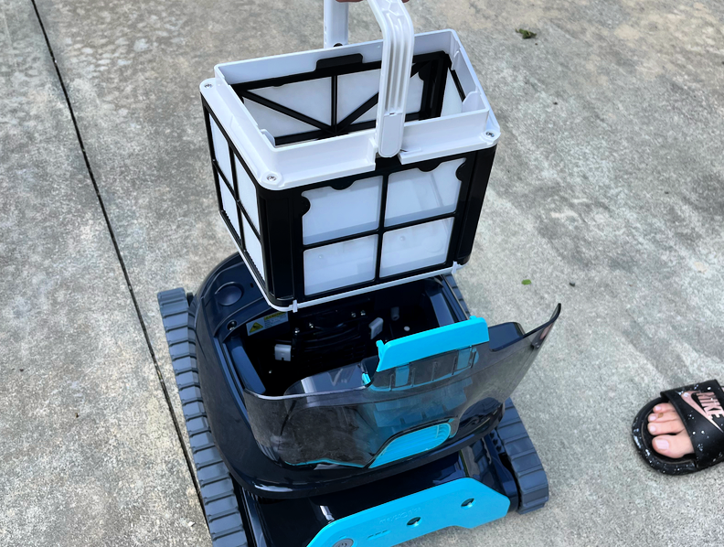 filter basket of cordless robotic pool cleaner